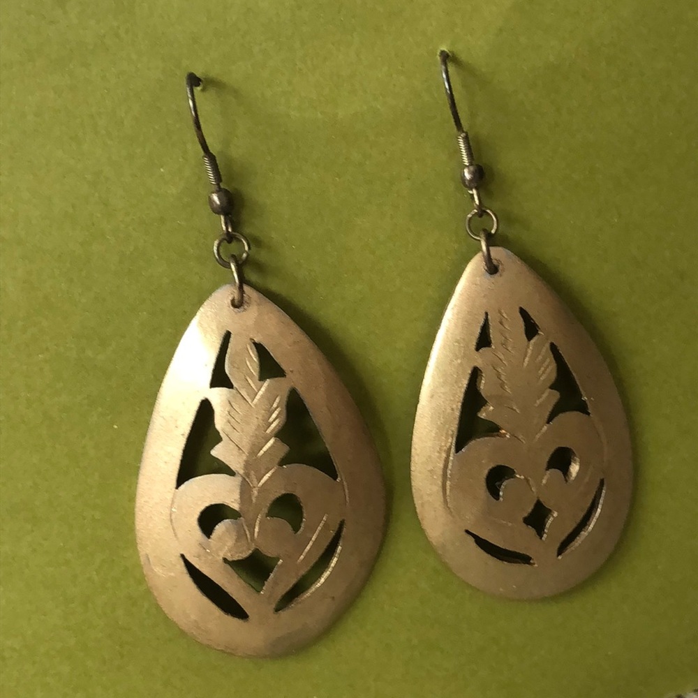 Charlotte Russe gold oval statement earrings - Picture 6 of 7